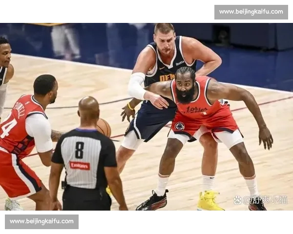 湖人对决快船全场录像解析明星对抗与关键时刻回顾战术博弈精彩瞬间深度复盘