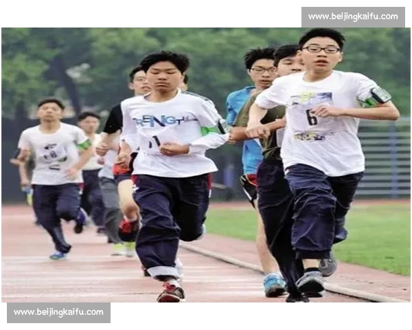 长跑与短跑的全面对比耐力速度训练差异解析对身体素质与比赛策略影响