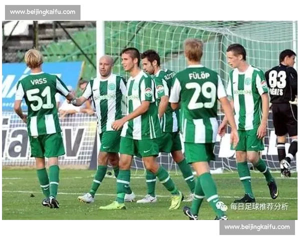 费伦茨与佐加顿斯激战正酣 上演足球激情碰撞赛事盛况